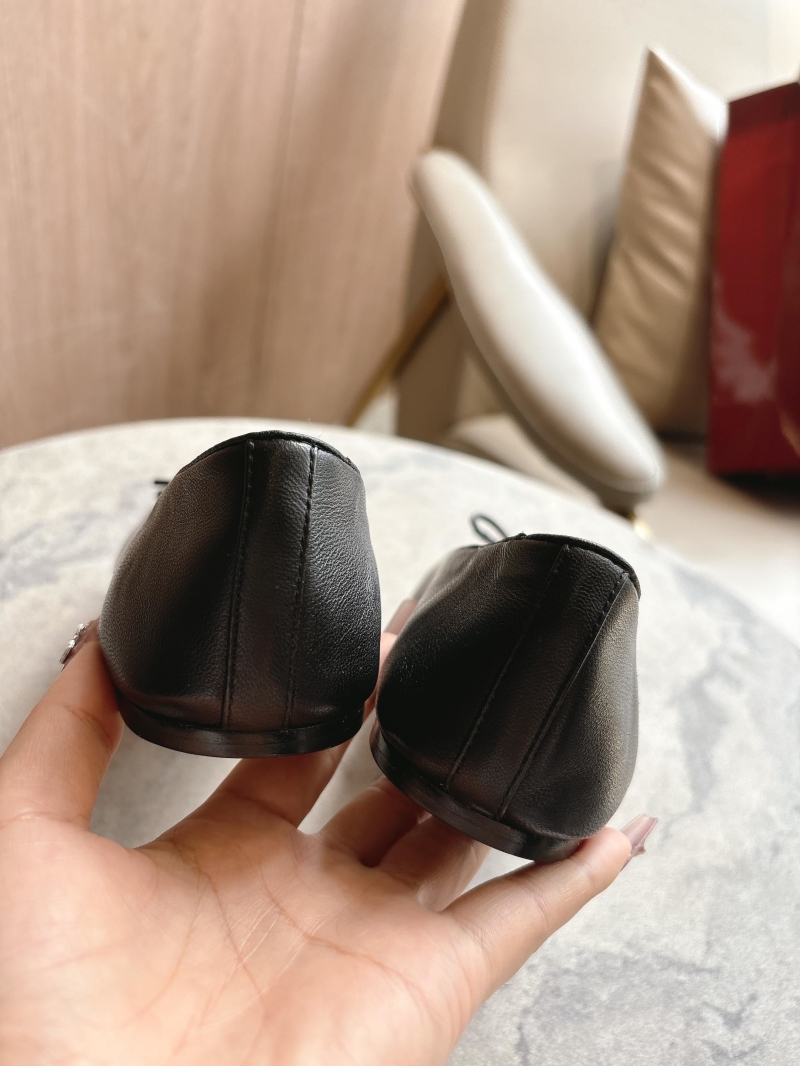 Gvc*1 flat shoes